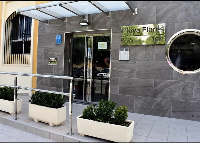 Aparthotel Club Playa Flores 3*