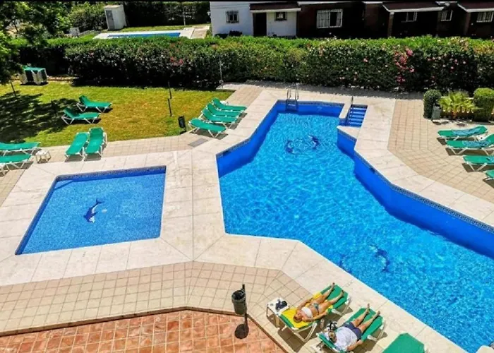 Aparthotel Club Playa Flores 3*