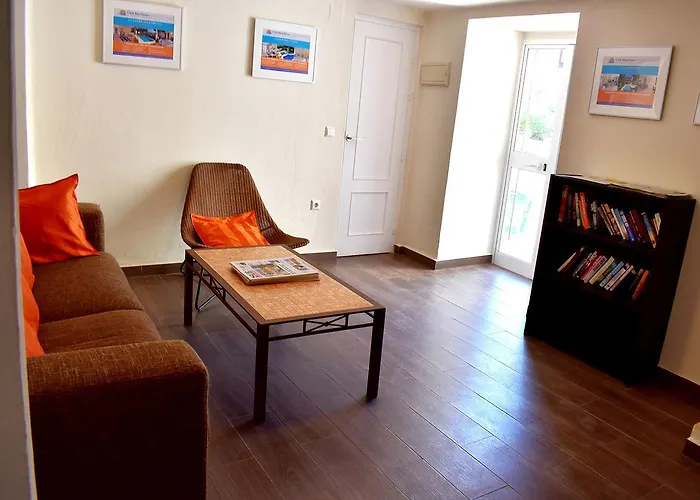 Aparthotel Club Playa Flores 3*