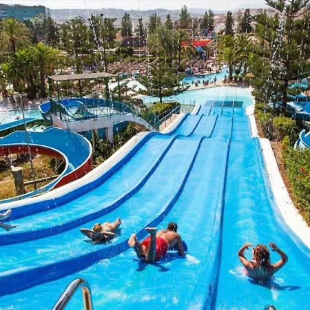 Club Playa Flores 토레몰리노스