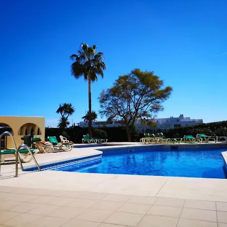 Club Playa Flores 아파트호텔
