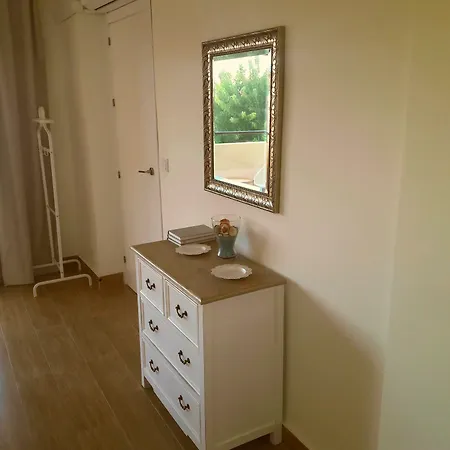 Club Playa Flores מלון דירות