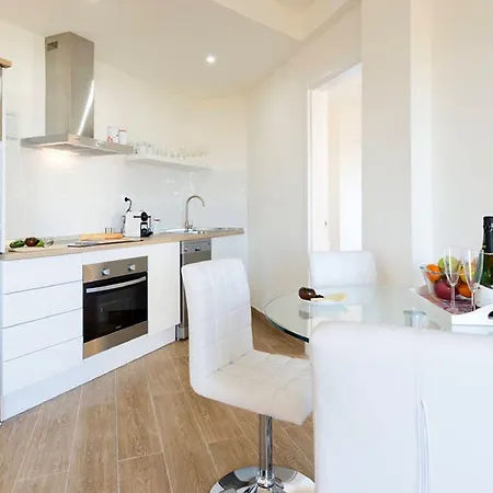 מלון דירות Club Playa Flores 3*