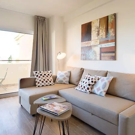 Club Playa Flores מלון דירות