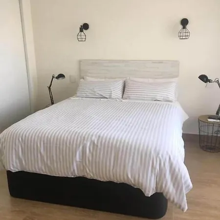 Club Playa Flores מלון דירות