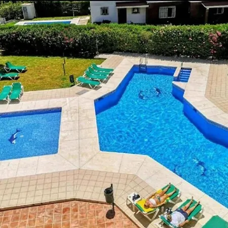 מלון דירות Club Playa Flores 3*