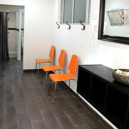 מלון דירות Club Playa Flores 3*